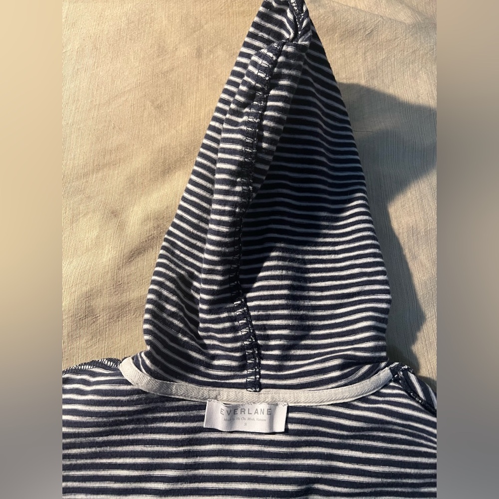 Everlane box-cut long-sleeved shirt with hood - Picture 5 of 12